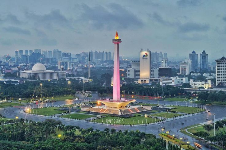 Berkunjung ke Tugu Monas: Menyusuri Ikon Sejarah dan Kebanggaan Indonesia